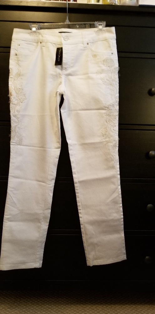 White House Black Market Blanc slim ankle jeans